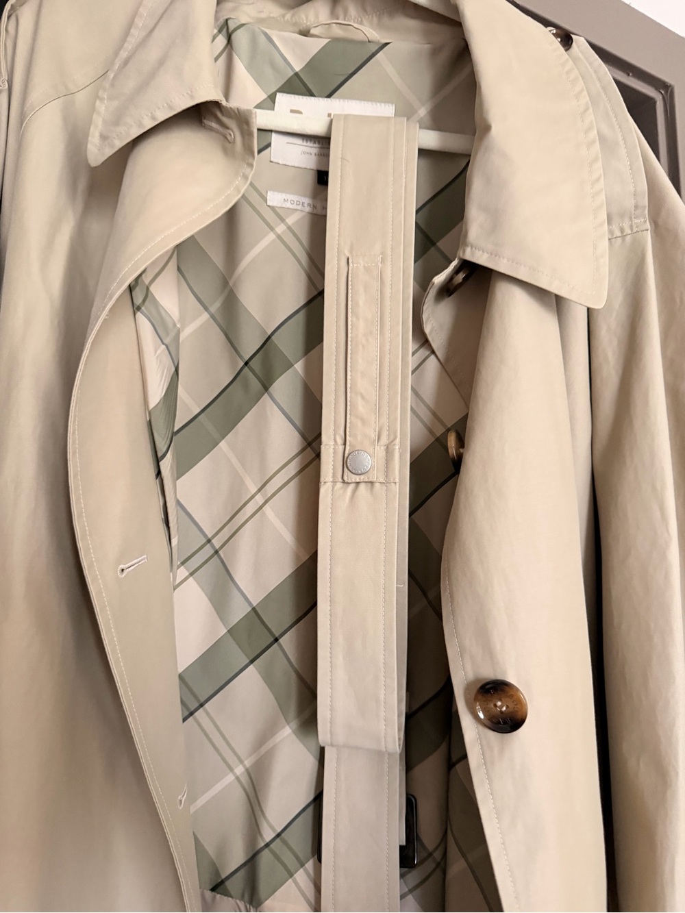 Barbour Women's Light Beige Trench Coat with Belt - Picture 8 of 9